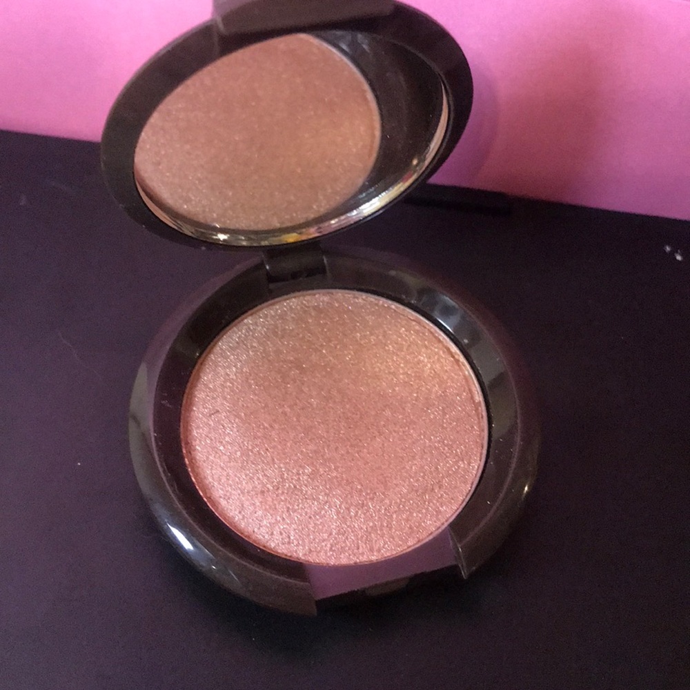 Mini Becca Highlighter in Opal